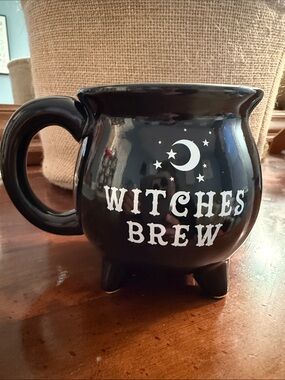 Black 'Witches Brew' Cauldron Mug